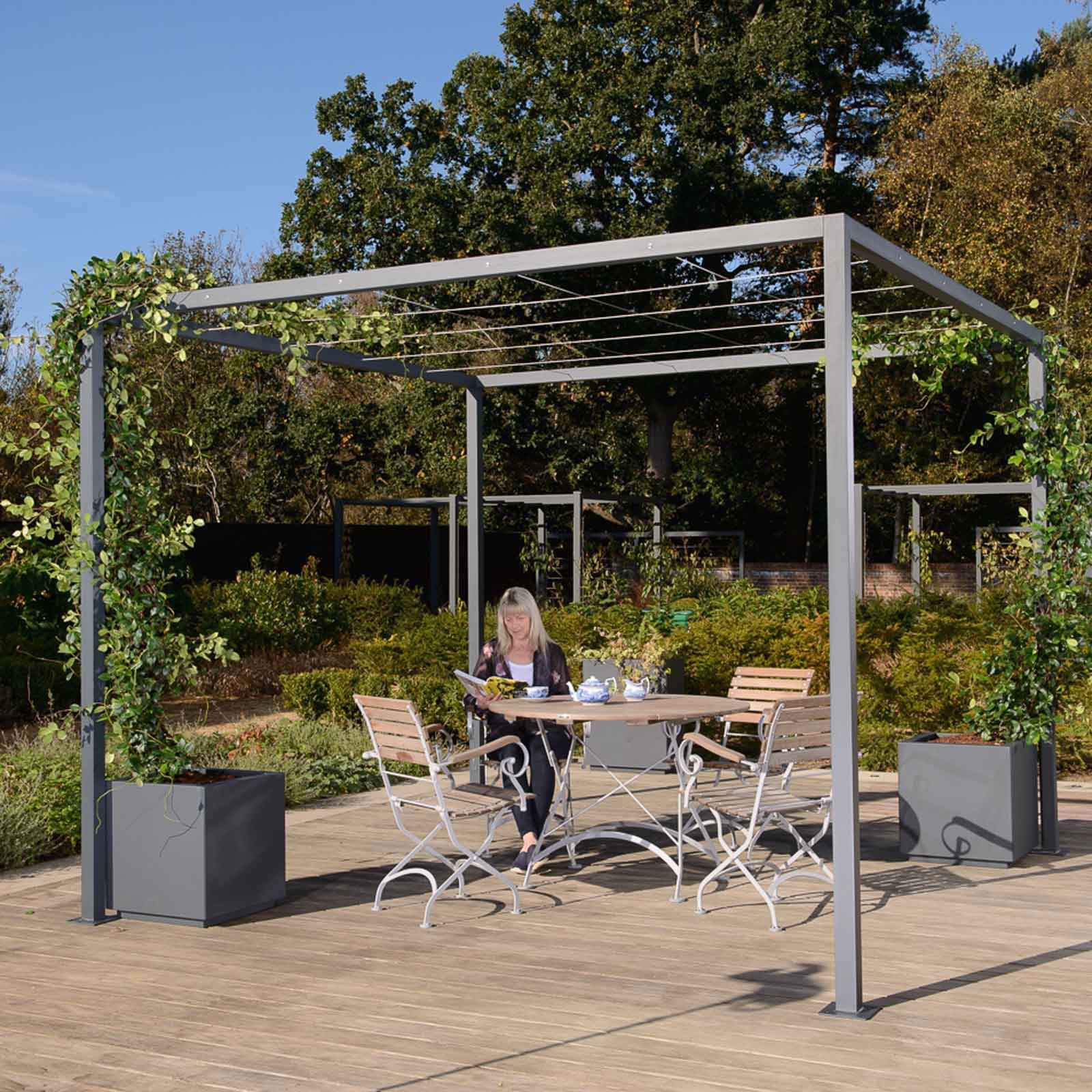 Pergola_Aluminium_Jardin_pour_PlantesGrimpantes