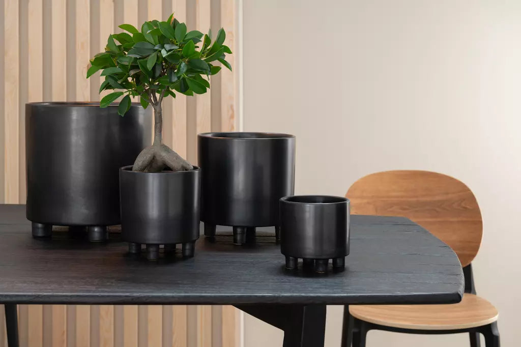 cache-pot-ceramique-noir-design