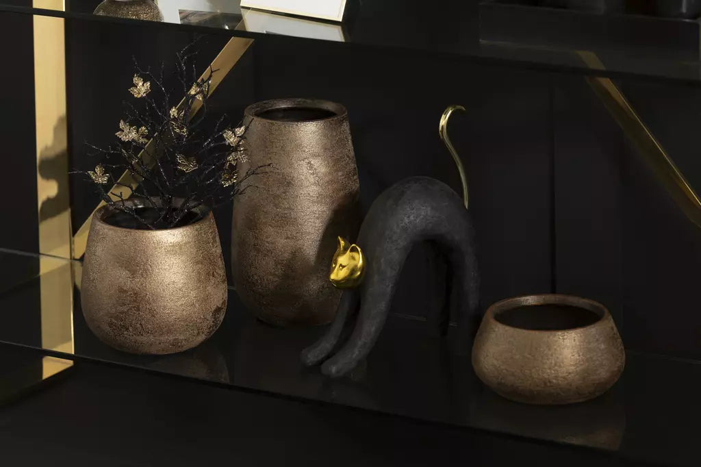 vase-terre-cuite-ancien-couleur-or-interieur