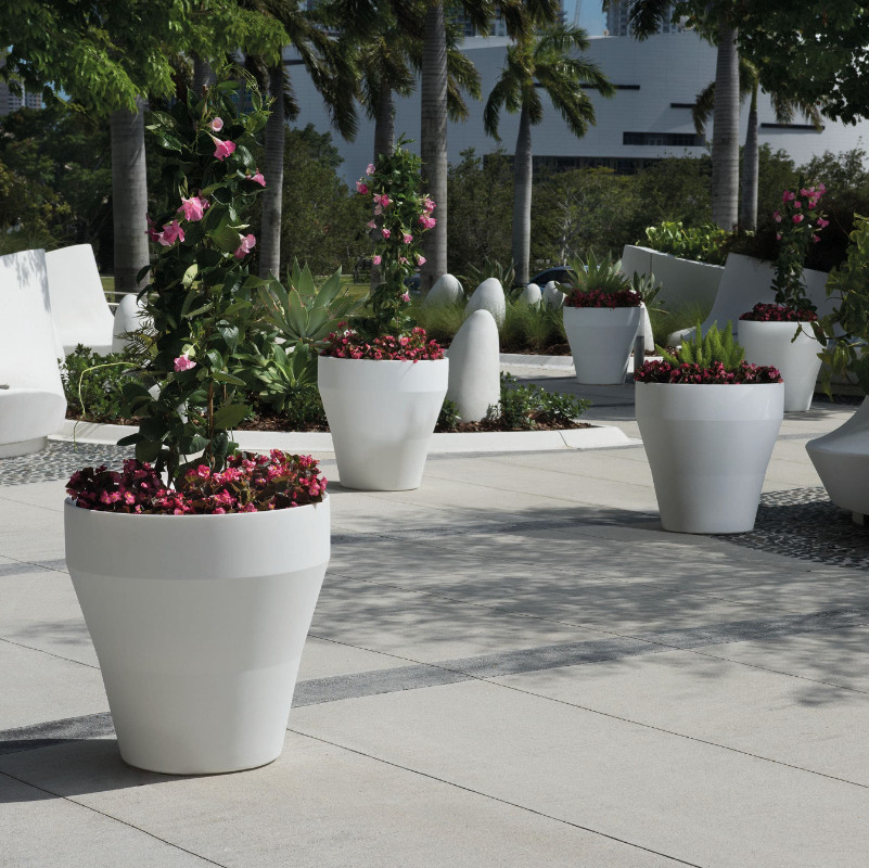 grosse-jardiniere-decorative-interieur